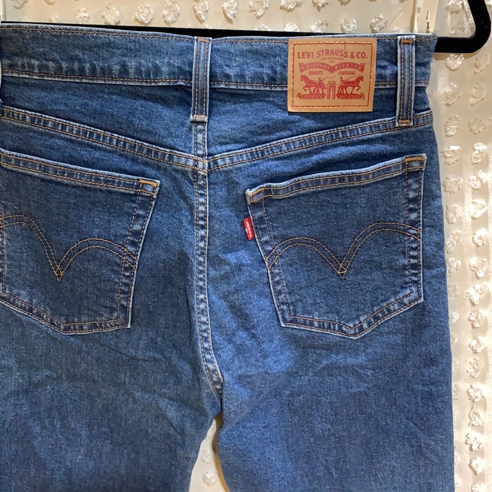 Levi size 27 wedgie skinny dark blue denim jeans mid rise